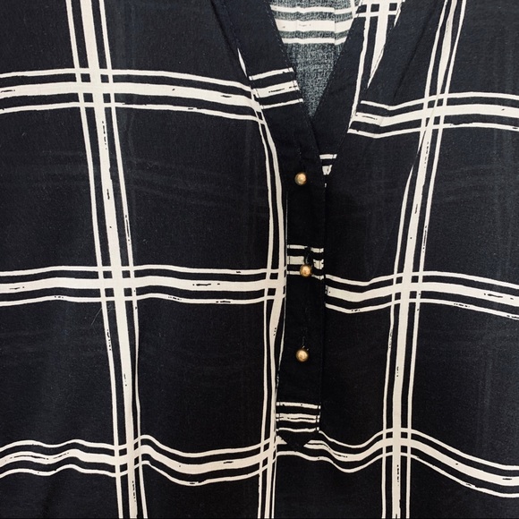 GAP Black + White Grid Blouse - Picture 5 of 7